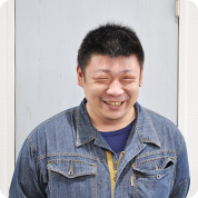スタッフ10